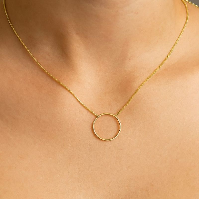 Colar esfera vazada banho ouro 18k