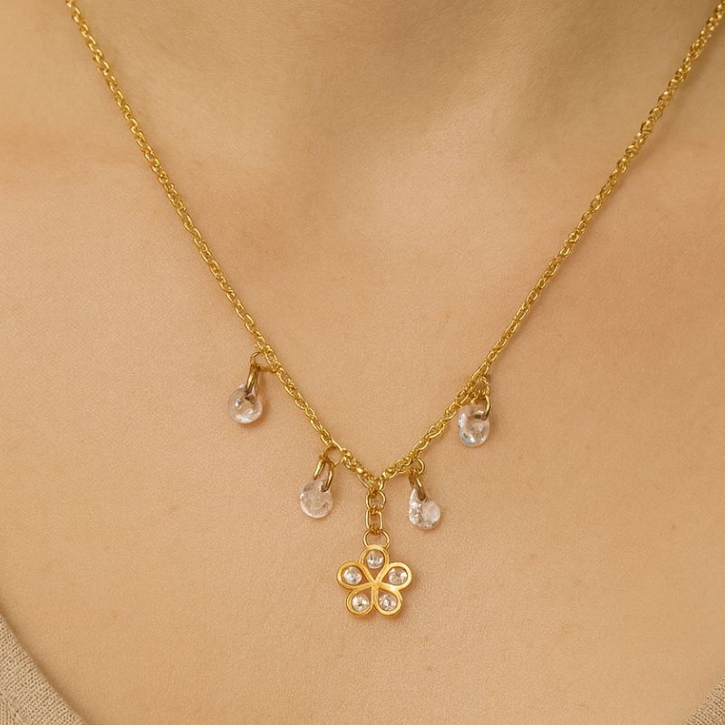 Colar Sakura dourada - banho ouro 18k